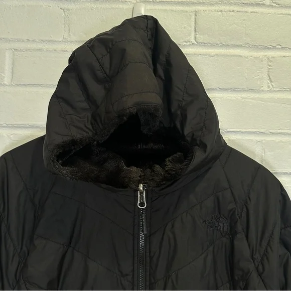 The North Face Mossbud Reversible Parka in Asphalt Grey - Picture 5 of 12